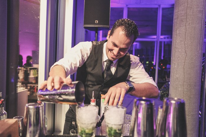 QU_ maniac bar artists (2).jpg