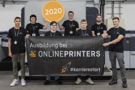 Am 1. September starteten sieben von insgesamt acht Auszubildenden ihre Berufsausbildung bei ONLINEPRINTERS. An ihren beiden ersten Arbeitstagen hatten sie ein ausführliches Onboarding und erfuhren alles über das Geschäftsmodell und wie sich das Unternehmen im Laufe von nur 16 Jahren zu einer der führenden Onlinedruckereien Europas entwickelt hat / Copyright: ONLINEPRINTERS GmbH/ Thomas Paulus