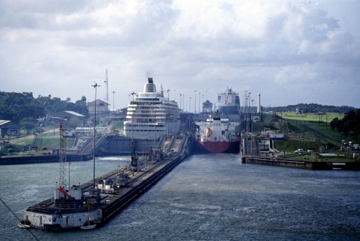 Panama Canal (c) thyssenkrupp.jpg