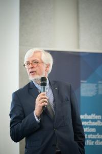 Staatsrat Gerd-Rüdiger Kück bei seiner Ansprache / Fotograf: Shuvo Sarkar