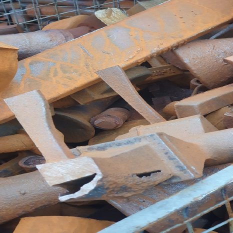 Glockenklang Und Musik Eine Tradition Beim Abholen Von Schrott In Mönchengladbach.jpg