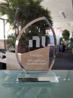 dataTec_NI-Distributor-Excellence-Award2.jpg
