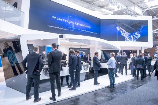 KB64 IAA_2018_Knorr_Bremse_booth_ad_picture 1.jpg