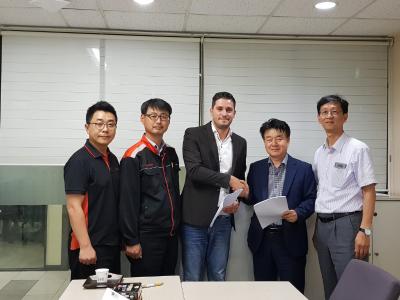 From left: Tae-Heon Kim, Production Manager, Daehan Steel; Young gi Lee, Plant Manager, Daehan Steel; David Maurizio, Area Sales Manager, SMS group S.p.A.; Jong-An Park, Senior Managing Director, Daehan Steel; Meoung-Jong Jeon, Vice President, SMS group GmbH Korea Branch