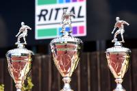 Die Teams der Friedhelm Loh Group spielen um die Trophäe und für den guten Zweck. Wer holt in diesem Jahr den begehrten Pokal?