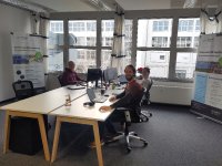 Die neuen Räumlichkeiten des Unternehmens im NKubator- Innovations- und Gründerzentrum für Energie, GreenTech und Nachhaltigkeit Die neuen Räumlichkeiten des Unternehmens im NKubator- Innovations- und Gründerzentrum für Energie, GreenTech und Nachhaltigkeit