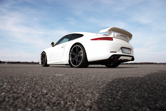 TECHART_Rear_Spoiler_II_with_long_mounts_for_Porsche_991.jpg