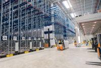 Das neue GREIWING-Logistikzentrum im bayerischen Chemiedreieck umfasst eine Fläche von rund 60.000 Quadratmeter und verfügt über eine direkte Anbindung an das KV-Terminal Burghausen. (Foto: GREIWING)