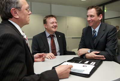 Die Organisatoren des 6. Infotages für innovative Produktkommunikation und Dialogmarketing (von links): Franz Schwarz (Geschäftsführer SDZeCOM GmbH & Co. KG und DigitalDruck Deutschland), Michael Uhl (Geschäftsführer DigitalDruck Deutschland), Oliver Frömmer (Vertriebsleiter SDZeCOM GmbH & Co. KG) haben die diesjährige Veranstaltung ganz unter das Motto „Zukunft“ gestellt