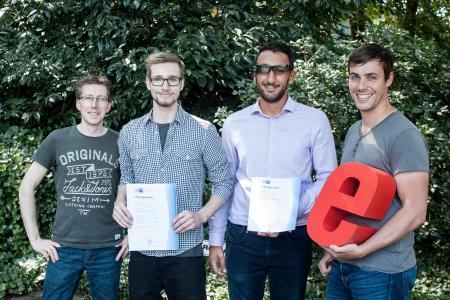 e.bootis AG Pressefoto Ausbildungsabschluss Anwendungsentwickler 2016