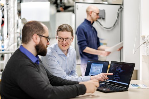Pressefoto_intEMT_Entwicklung_copyright-DanielKarmann-FraunhoferIISB.jpg