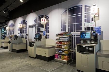 Die Selbstbedienungskasse NCR SelfServ Checkout kommt nun auch in vielen SPAR-Märkten - wie hier in Salzburg - zum Einsatz