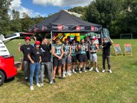 Huddle up am Würth Elektronik Stand: In entspannter Atmosphäre konnte man mit Mitarbeiterinnen und Mitarbeitern ins Gespräch kommen