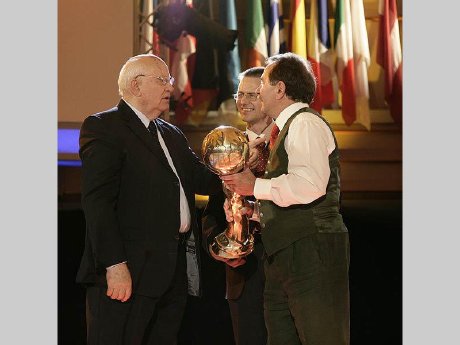 Klaus Fronius_Gorbatschof.jpg