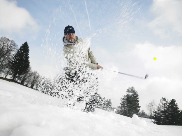 Golfen_im_Winter_Mann.jpg