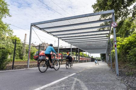 Teilstück des Radschnellwegs Ruhr in Essen / Foto: AGFS/Peter Obenaus, Foto zum Download unter www.agfs-nrw.de/weimarer-dreieck