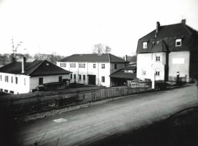 From its founding location in Hahnweg in Coburg, over the first buildings on Carl-Kaeser-Straße, to its current size (not completely visible in the picture), Kaeser Kompressoren has grown a lot