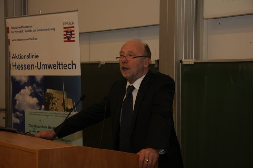 Wirtschaftsminister_Dieter_Posch_bei_der_Fachtagung_der_Aktionslinie_Hessen-Umwelttech.jpg