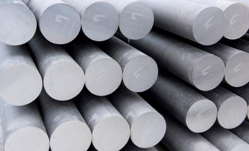 Aluminium-Strangpressbarren.