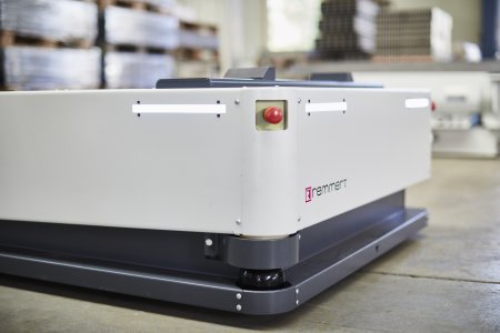 Zwei LIDAR Sensoren erfassen die Umgebung um das FTF und erkennen sowohl Hindernisse als auch auch die Wegstrecke.