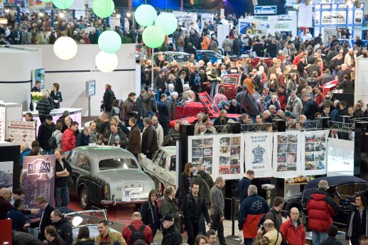 Zur Bremen Classic Motorshow 2010 kamen 36.086 Besucher, die das Angebot der 550 Aussteller.jpg