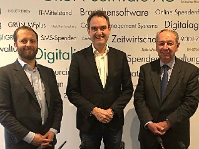 BU: Sebastiano Toffaletti, Generalsekretär Europen DIGITAL SME Alliance (links); Dr. Oliver Grün, Präsident des Bundesverband IT-Mittelstand e.V. und der European DIGITAL SME Alliance (mitte); Bruno Robine, Vizepräsident für Frankreich des European DIGITAL SME Alliance (rechts)