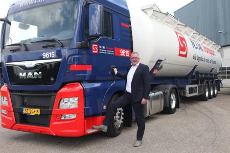 Treiber des Wachstums: Henk Batterink, Geschäftsführer der sht-Tochter NTM B.V., will Kunden aus der Kunststoffindustrie eine geschlossene Logistikkette bieten. (Foto: sht)
