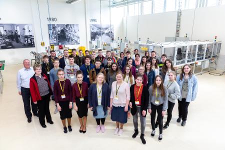 Zwei Tage konnten sich Schülerinnen und Schüler sowie ehemalige Schülerpraktikantinnen und Schülerpraktikanten über die Chancen und Perspektiven bei der HARTING Technologiegruppe informieren