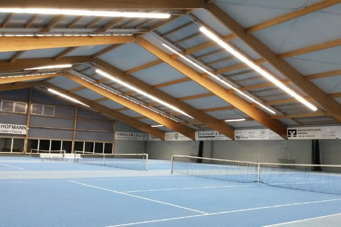 www.as-led.de-Der TC Kümmersbruck ist begeistert vom besten Sportlicht durch die ballwurfsichere.jpg