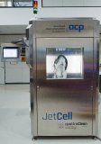 Designed for cleanroom use, the compact JetCell-HP cleaning cell with dry quattroClean snow jet technology enables a broad spectrum of high-purity cleaning tasks to be carried out automatically.