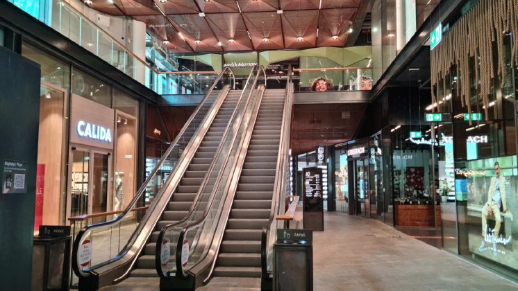 Westfield Innenbereich Hintergrund- und SAA-Beschallung.jpg