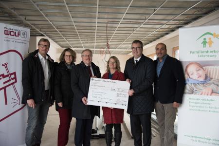 v.l. Guido Buchwald (Fußball-Legende, offizieller Botschafter), Stefanie Köppl-Rau (Fundraising & Finanzen), Jürgen Pfab (Geschäftsführer Richard Wolf),