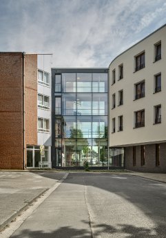 Schueco_Kamp_Lintfort_Fassade_04.jpg