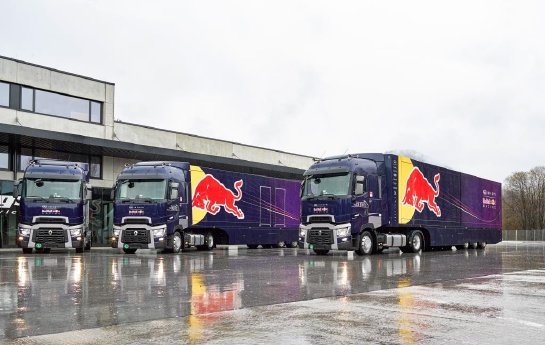 renault_trucks_t_red_bull_racing_f1_team_2.jpg