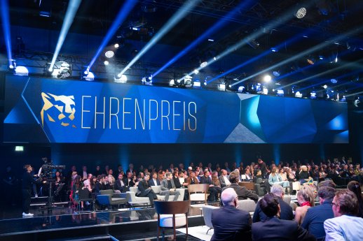 Blauer Panther - BMW Welt - 2024.jpg