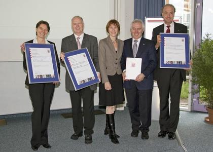 v.l.n.r Prof. Claudia Eckert (Fraunhofer SIT), Prof. Gerhard Knorz (HDA), Silke Lautenschläger (HMWK), TU-Vizepräsident Prof. Reiner Anderl, Prof. Johannes Buchmann (TUD)Fraunhofer SIT