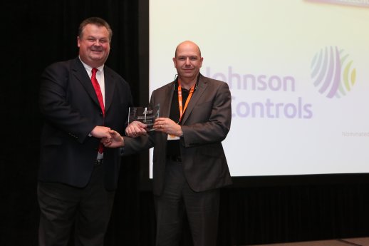 Ben Mendoza MDSL CEO (Right) acceptsAOTMP Award for JCI work.jpg