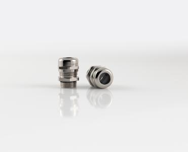Mit der SKINTOP FLAT stellt LAPP auf der Hannover Messe 2019 die erste Kabelverschraubung vor, die Flachkabel unterschiedlicher Kabelkonturen und –dicken sich fixiert