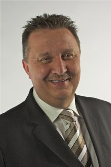 Helmut Reketat Portrait 04-11.jpg