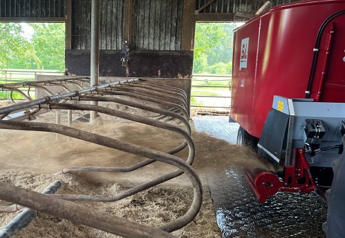 bvl-landmaschinentechnik-v-comfort bedding roller-einsatz.JPG