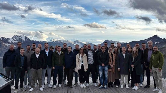 Platinum-Partnerdialog-2025_Gruppenfoto-Zuschnitt-klein.JPG