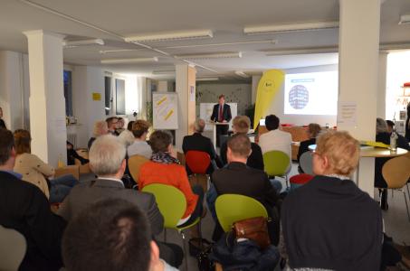 Dr. Alexander Schmid-Lossberg begeisterte mit seinem Vortrag im Innovation Lab der HSW