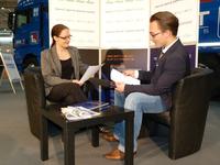 Verlagschefin Alina Trumpfheller und Peter Klischewsky, Chefredakteur der Mediengruppe Telematik-Markt.de, zu der auch Telematik.TV gehört, treffen die letzten Vorbereitungen für den heutigen Drehtag, Foto: Telematik-Markt.de 