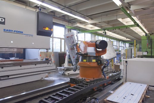 24-05 WU_LVG-Kuka-schwenken2.jpg