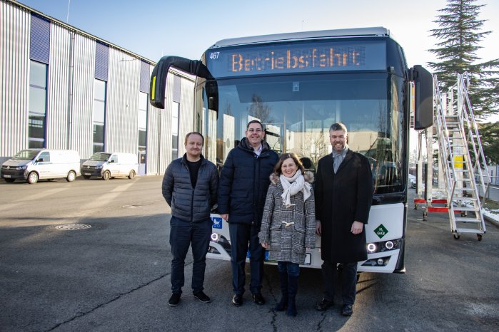 PM_Wasserstoffbus auf Probe_Testfahrt auf Weimars Straßen.jpg