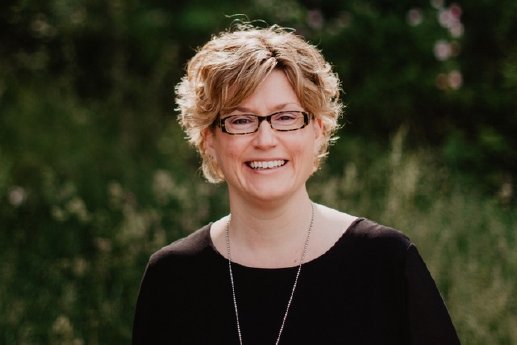 Bettina Banaj Businessportraits -.jpeg