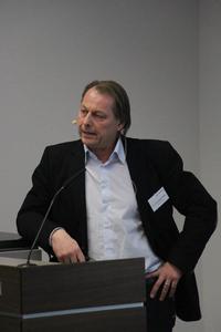 Markus Rühli, Facharzt für orthopädische Chirurgie an der Klinik Hirslanden in Zürich, schilderte auf dem Symposium "Composites in der Medizintechnik" seine guten Erfahrungen mit der neuen Technologie