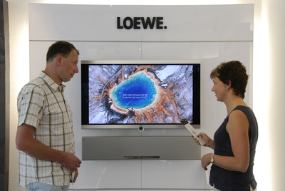 In der Loewe Galerie von Frank Heinze in Chemnitz wurde der 6.000 Individual Sound Projector verkauft.