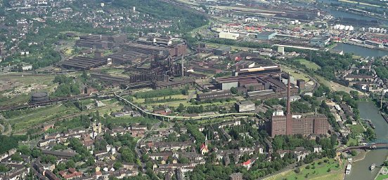Der ArcelorMittal-Standort in Duisburg-Hochfeld. Hier wird im FrÃ¼hjahr 2012 eine neue Hoch.jpg