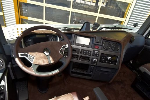 Big Mike Renault Trucks T 520_5.jpg